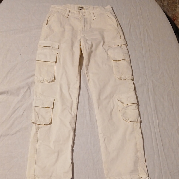 Lovegen Denim - EUC LoveGen Cream Cargo Pants croppable Ankle Size 3/27 like New
